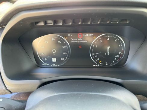 Used 2017 Volvo XC90 T6 Momentum w/ Vision Package image 24