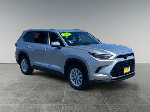 Used 2025 Toyota Grand Highlander AWD image 7
