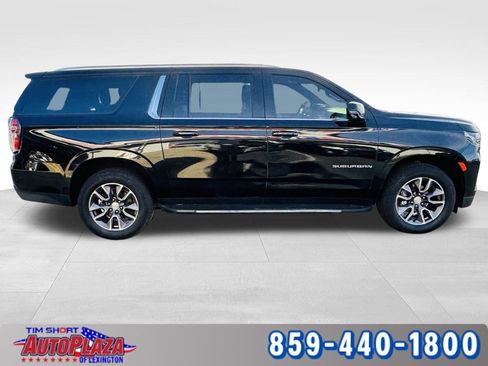 Used 2022 Chevrolet Suburban LT w/ Luxury Package image 11
