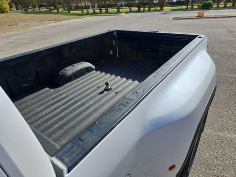 Used 2021 Chevrolet Silverado 3500 High Country w/ Technology Package image 24