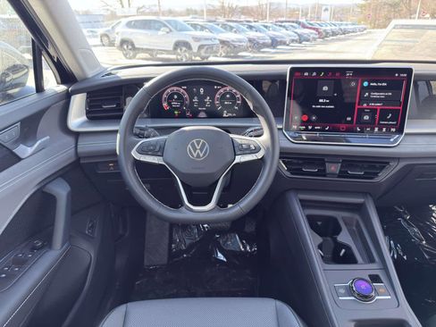 New 2026 Volkswagen Tiguan SE AWD/4WD image 19