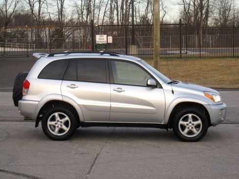 Used 2003 Toyota RAV4 4WD image 10