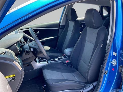 Used 2017 Hyundai Elantra GT FWD image 25