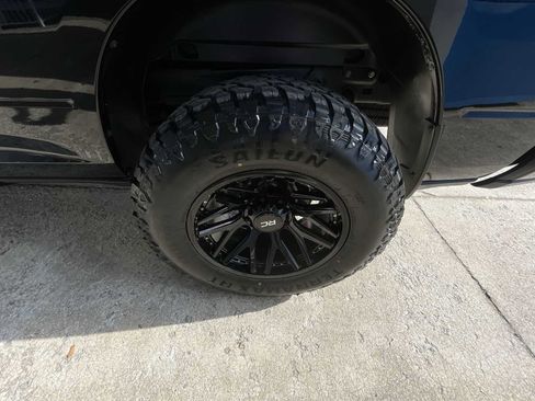 Used 2025 RAM 2500 Laramie image 31