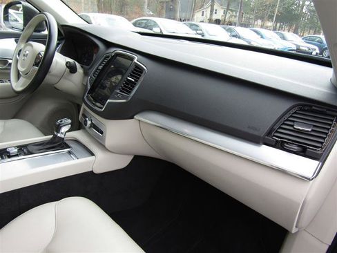 Used 2018 Volvo XC90 T5 Momentum w/ Convenience Package image 46