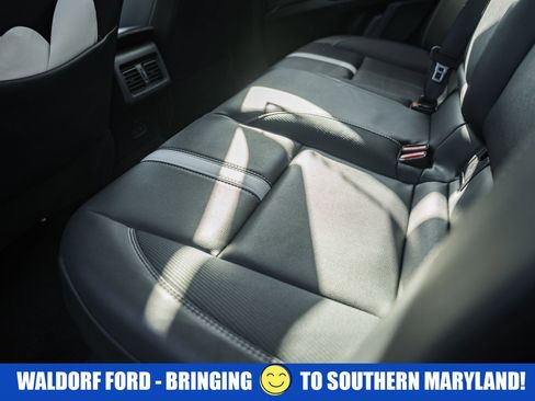 Used 2025 Toyota Camry SE image 32