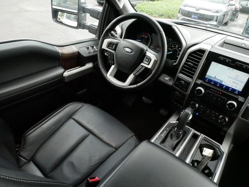 Used 2018 Ford F150 Lariat w/ Equipment Group 502A Luxury AWD/4WD image 9