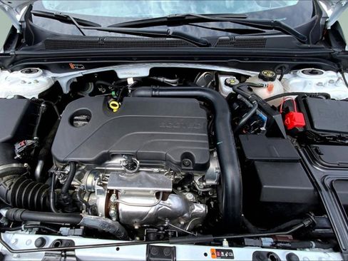 Used 2022 Chevrolet Malibu LT FWD image 13