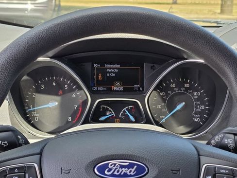 Used 2019 Ford Escape SE FWD image 12