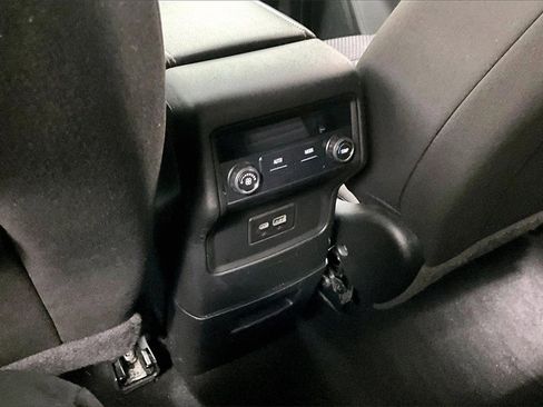 Used 2021 GMC Acadia SLE image 25