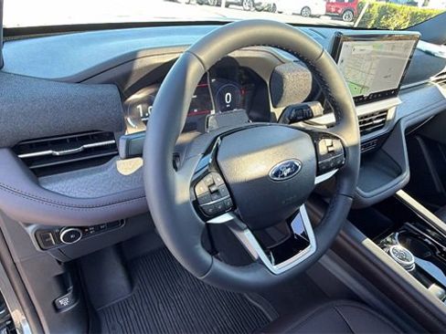 New 2026 Ford Explorer Platinum image 31