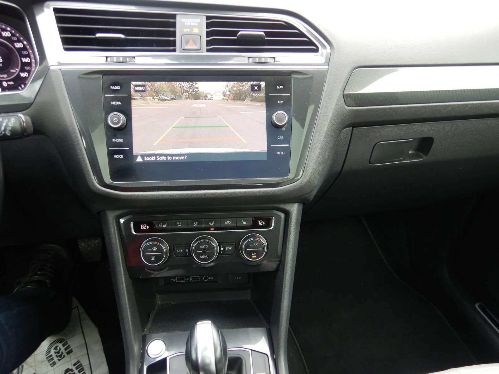 Used 2019 Volkswagen Tiguan SEL Premium AWD/4WD image 17