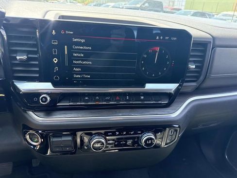 Used 2025 GMC Sierra 1500 SLT AWD/4WD image 24