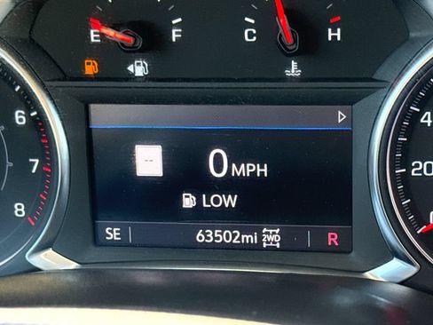 Used 2023 GMC Acadia SLT AWD/4WD image 32