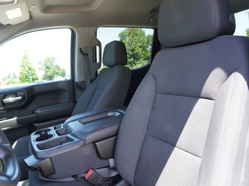 Used 2020 Chevrolet Silverado 1500 Custom w/ Custom Value Package AWD/4WD image 28