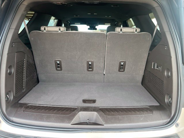 Used 2023 Chevrolet Tahoe LT w/ Luxury Package RWD image 8