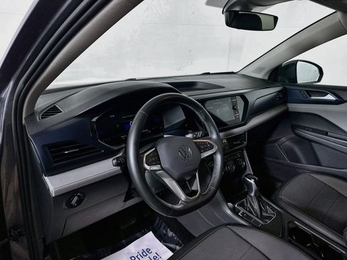 Used 2024 Volkswagen Taos SE FWD image 9