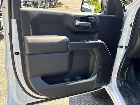 New 2026 Chevrolet Silverado 1500 Custom Trail Boss w/ LPO, Dark Essentials Package AWD/4WD image 8