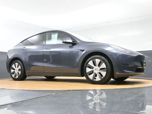 Used 2023 Tesla Model Y Long Range AWD/4WD image 52