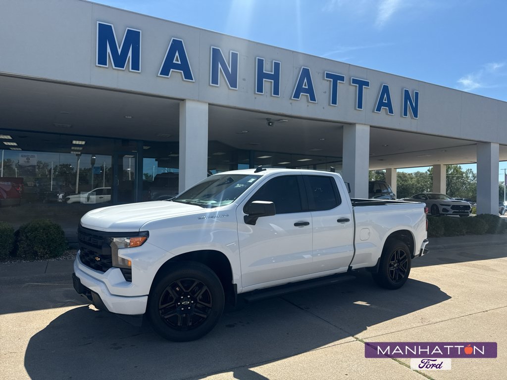Used 2023 Chevrolet Silverado 1500 Custom AWD/4WD image 1