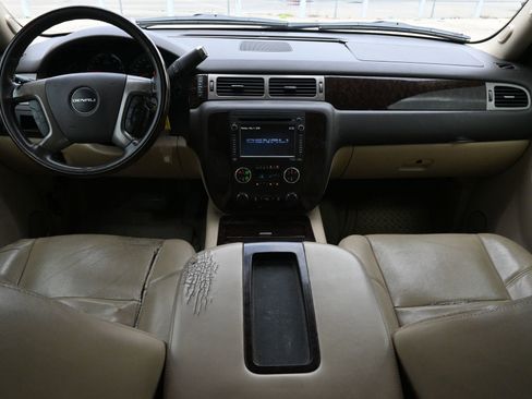 Used 2013 GMC Yukon XL Denali RWD image 6