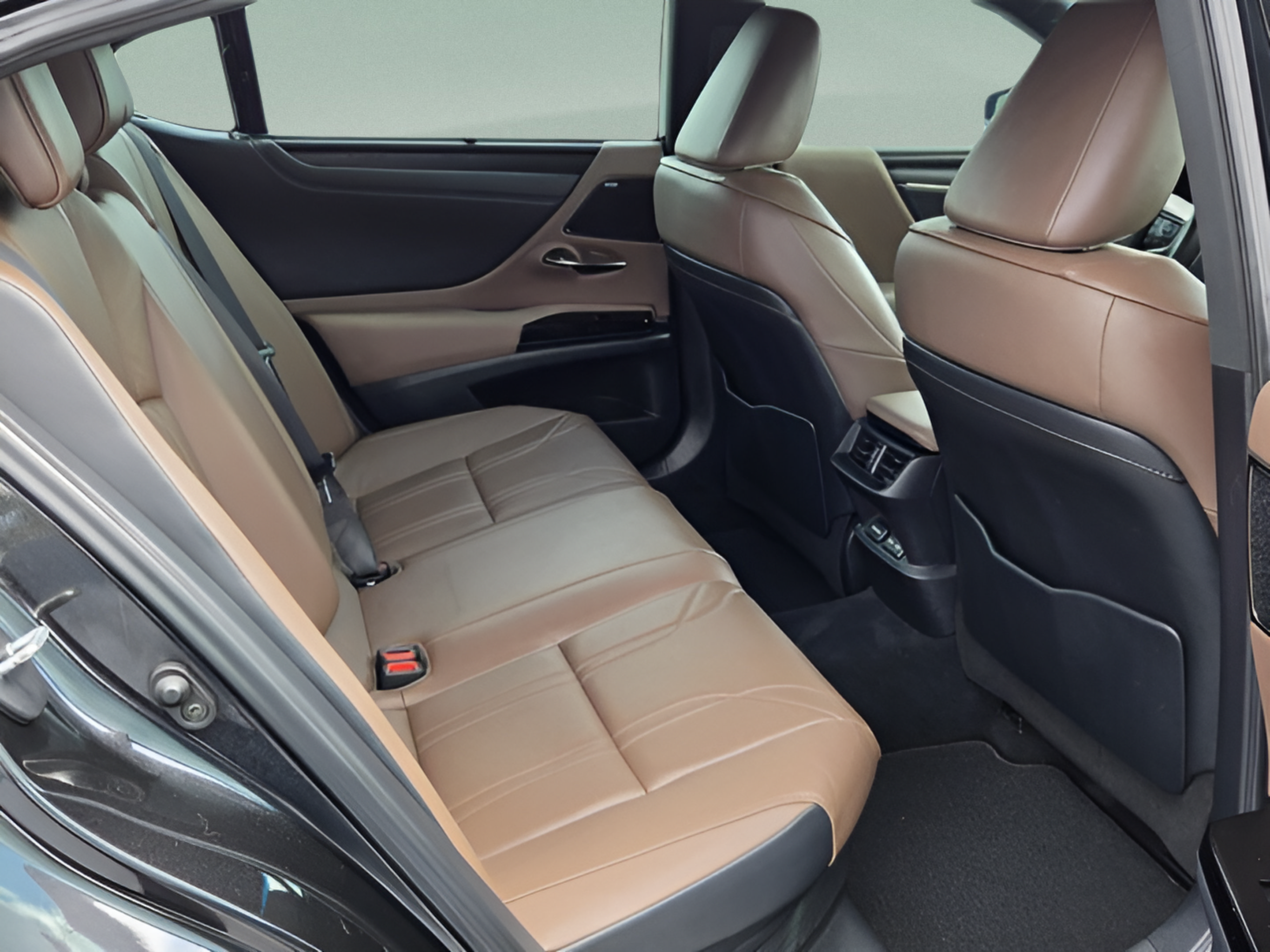 Certified 2023 Lexus ES 300h Ultra Luxury w/ Accessory Package (Z2) FWD image 15