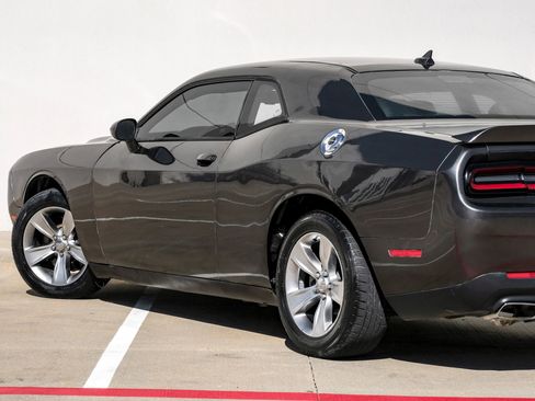 Used 2018 Dodge Challenger SXT Plus image 5