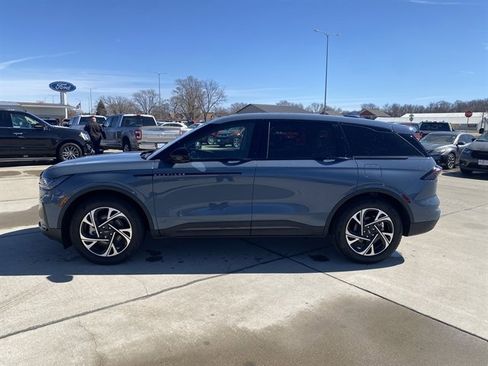 Used 2025 Lincoln Nautilus Premier w/ Equipment Group 102A image 15