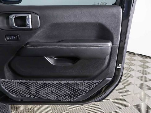 Used 2021 Jeep Wrangler Unlimited Sahara w/ Uconnect 4C Nav & Sound Group image 17