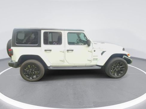 Used 2023 Jeep Wrangler Unlimited Sahara w/ Cold Weather Group AWD/4WD image 9