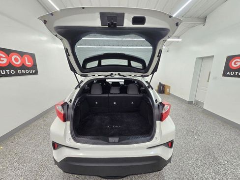 Used 2018 Toyota C-HR XLE image 18