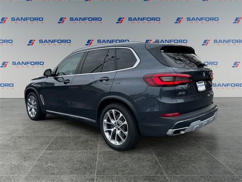Used 2022 BMW X5 xDrive40i w/ Luxury Seating Package image 3