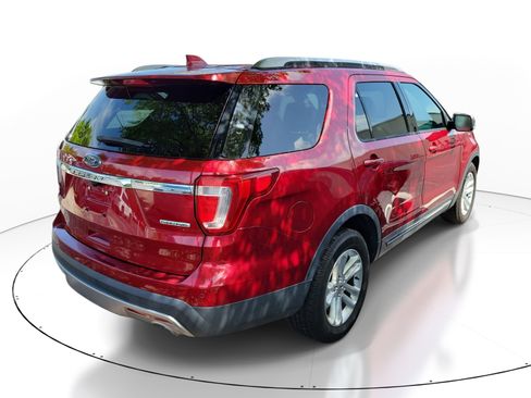 Used 2016 Ford Explorer XLT FWD image 9