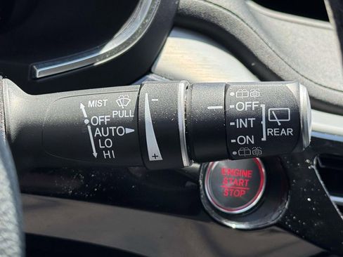 Used 2023 Acura MDX SH-AWD w/ Technology Package image 25