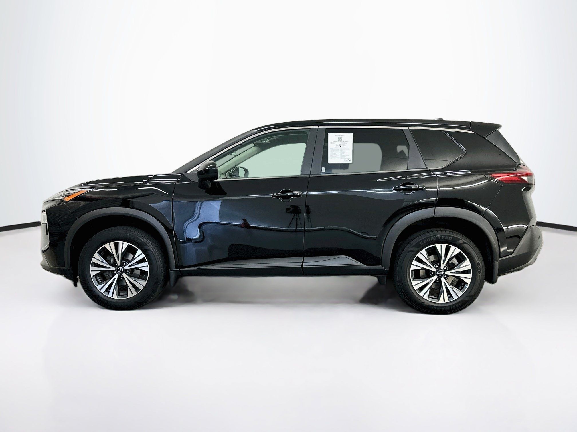 Used 2023 Nissan Rogue SV AWD/4WD image 4