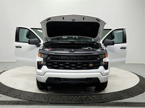 Used 2025 Chevrolet Silverado 1500 Custom image 10