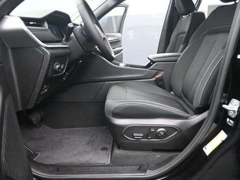 New 2025 Jeep Grand Cherokee L Laredo w/ Luxury Tech Group I image 10