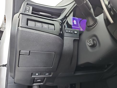 Used 2024 Lexus ES 350 Ultra Luxury w/ Accessory Package (Z1) image 8