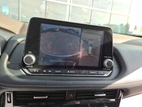 Used 2021 Nissan Rogue SV AWD/4WD image 23