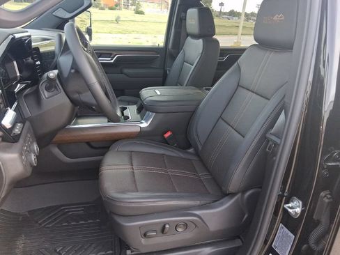Used 2026 Chevrolet Silverado 2500 High Country w/ Midnight Edition AWD/4WD image 10