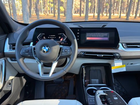 New 2026 BMW X1 xDrive28i w/ Technology Package image 3