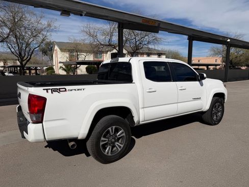 Used 2017 Toyota Tacoma TRD Sport w/ Tow Package image 31
