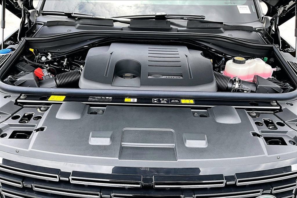 New 2026 Land Rover Range Rover Sport Dynamic SE AWD/4WD image 12