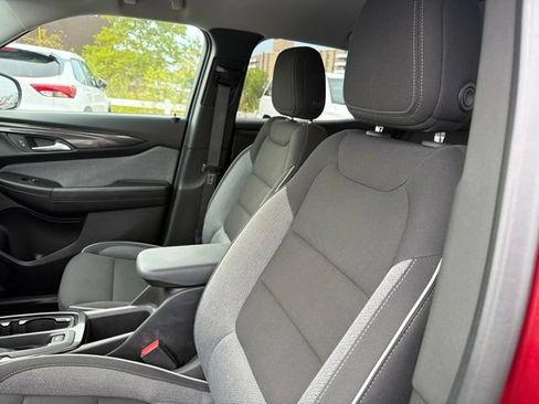 Used 2025 Chevrolet TrailBlazer LT FWD image 13