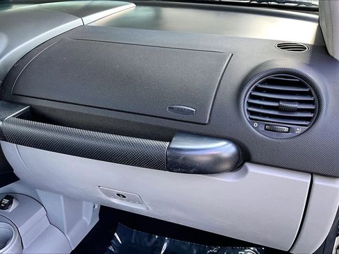 Used 2003 Volkswagen Beetle GL image 17