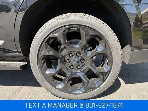 New 2026 GMC Yukon Denali w/ Denali Reserve Package AWD/4WD image 19