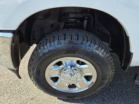 Used 2022 RAM 2500 Tradesman w/ Chrome Appearance Group image 21