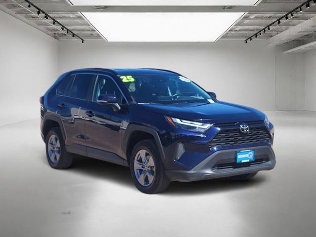 Used 2025 Toyota RAV4 XLE AWD/4WD image 8