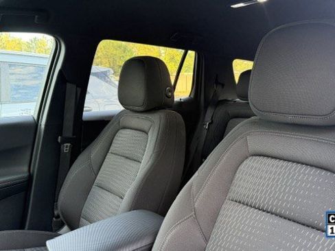 Used 2026 Chevrolet Equinox LT AWD/4WD image 3