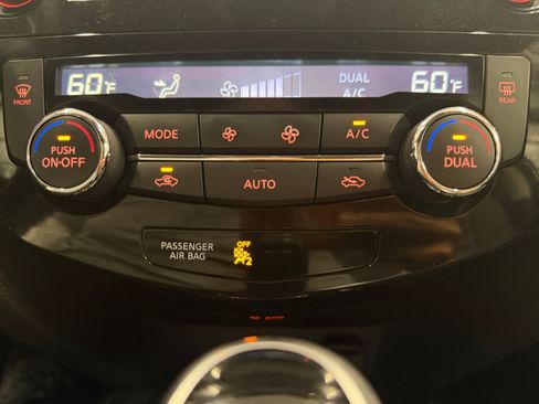 Used 2020 Nissan Rogue SL FWD image 18